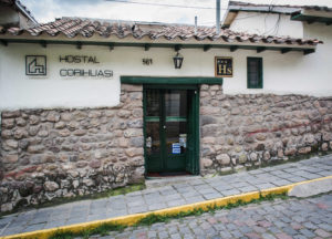 Entrada por calle Suecia